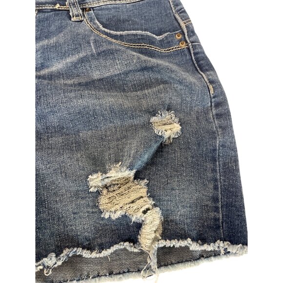 YMI WannaBettaButt High Rise Denim Shorts Frayed Hem Button Fly Closure Sz 7/28 - Picture 3 of 7